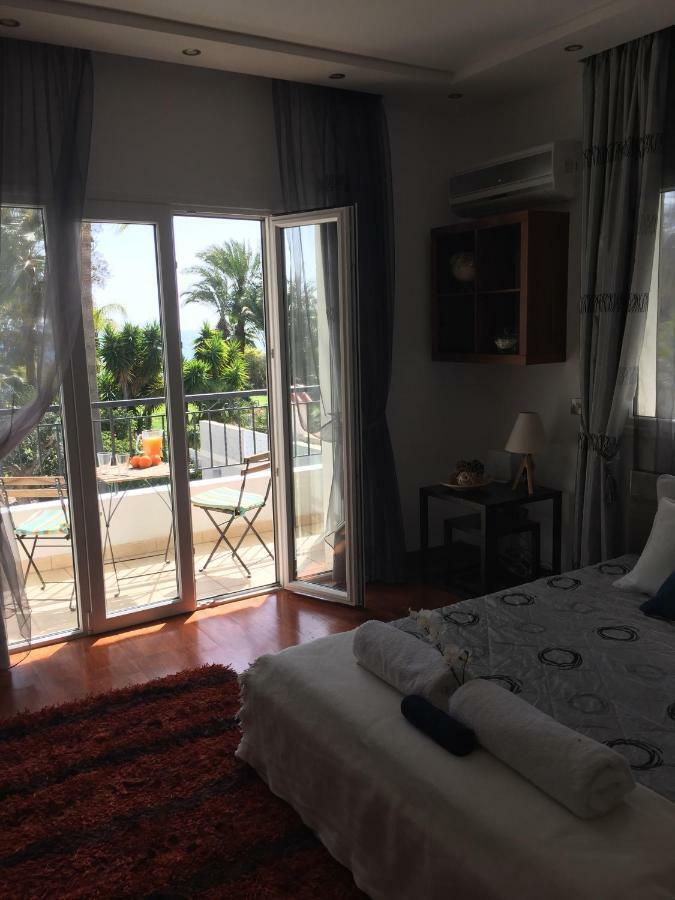 Deluxe First Line Villa Pervolia Exterior foto