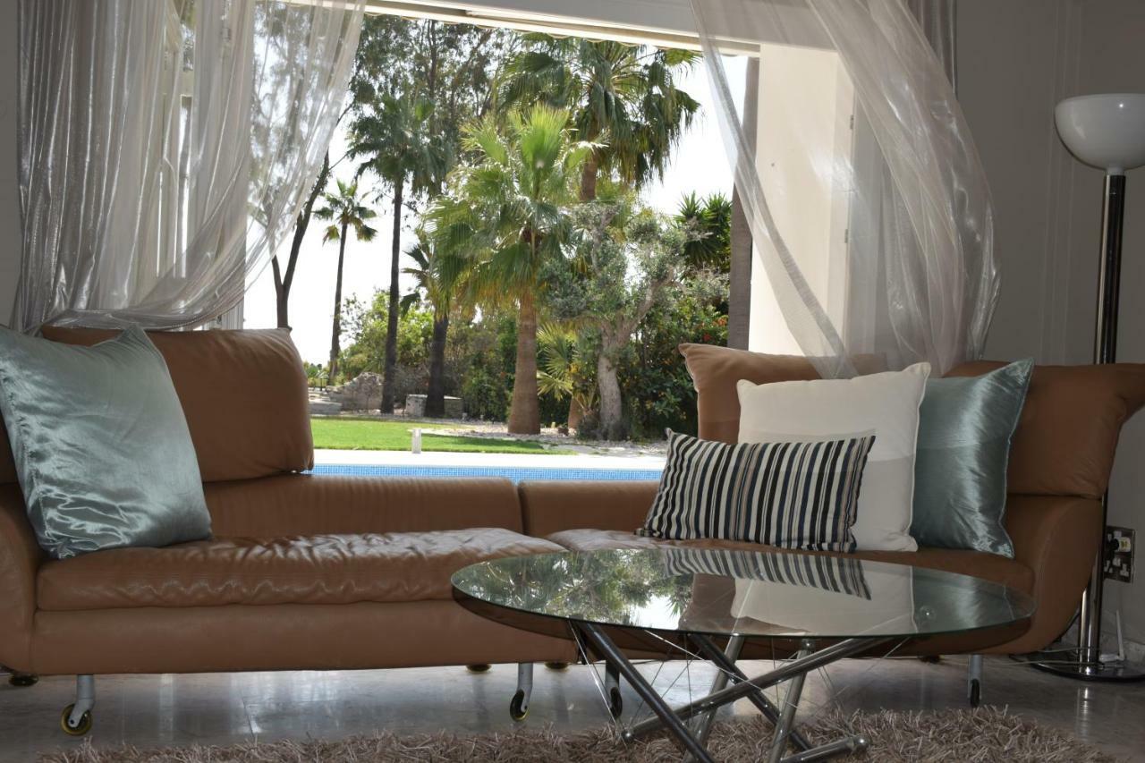 Deluxe First Line Villa Pervolia Exterior foto