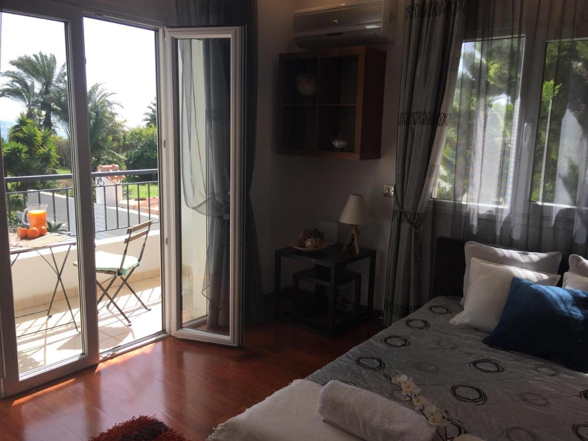 Deluxe First Line Villa Pervolia Exterior foto