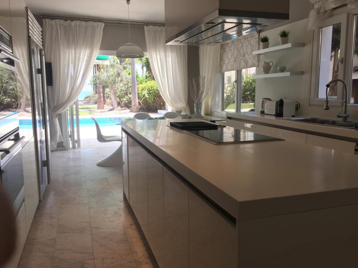 Deluxe First Line Villa Pervolia Exterior foto